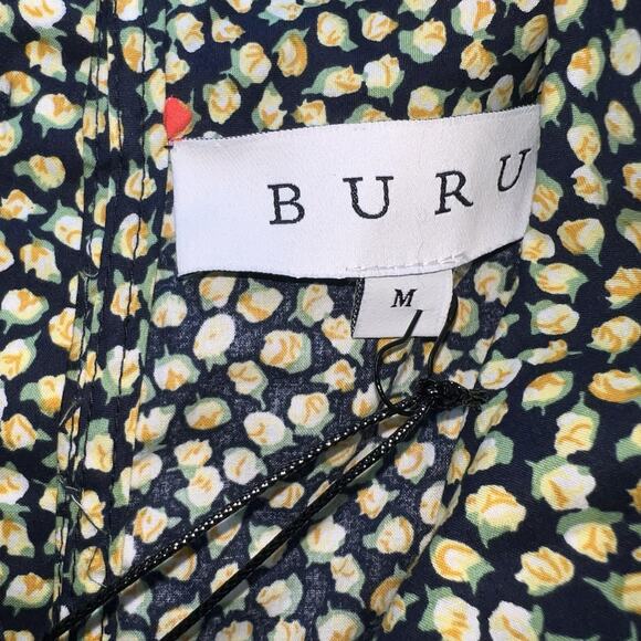 Buru Mod Top Size M Yellow Roses Floral Sleeveless Gold Buttons Mock Neck NWT - Picture 10 of 14